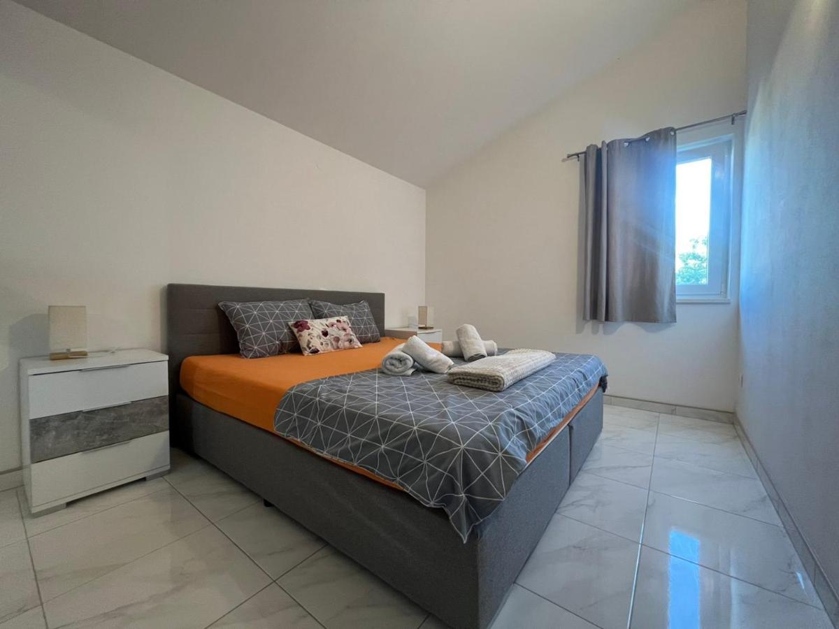 Apartman Lorena Lakmartin Exteriér fotografie