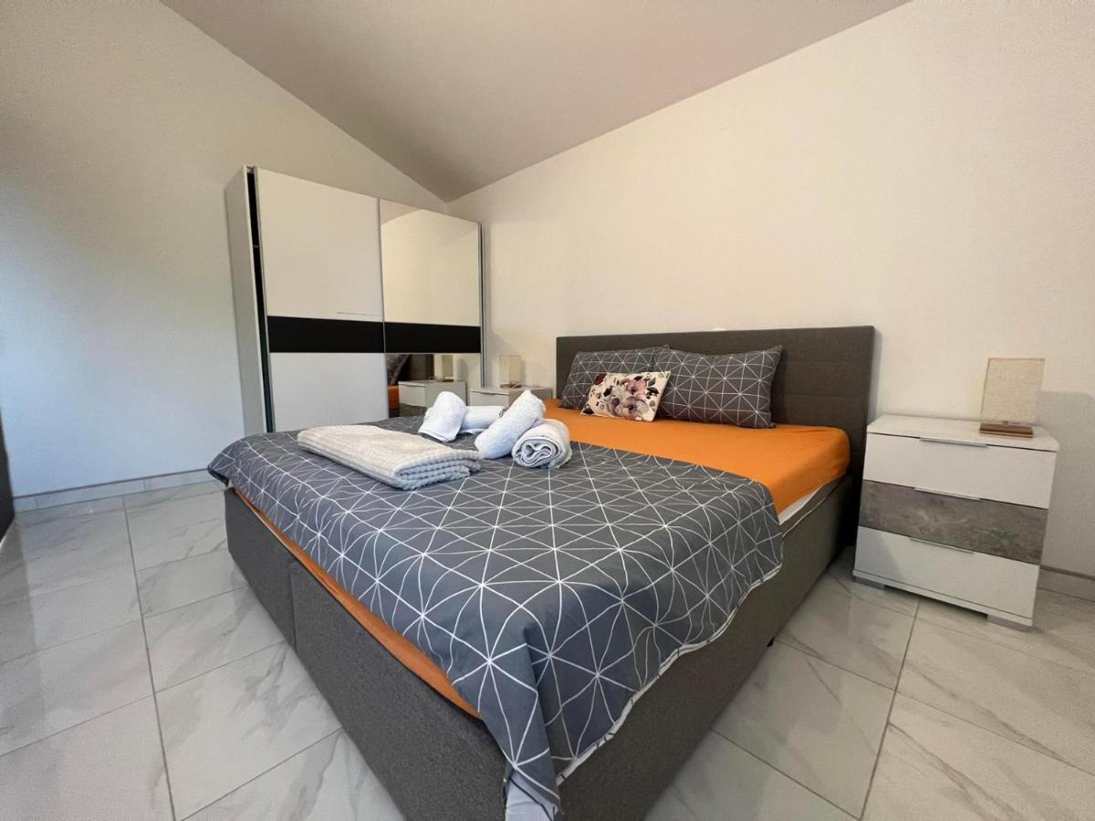 Apartman Lorena Lakmartin Exteriér fotografie